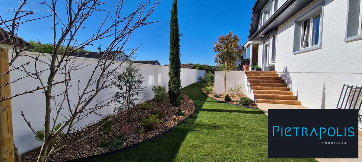 Maison 224 m² à Corcelles-Les-Citeaux  - photo 3