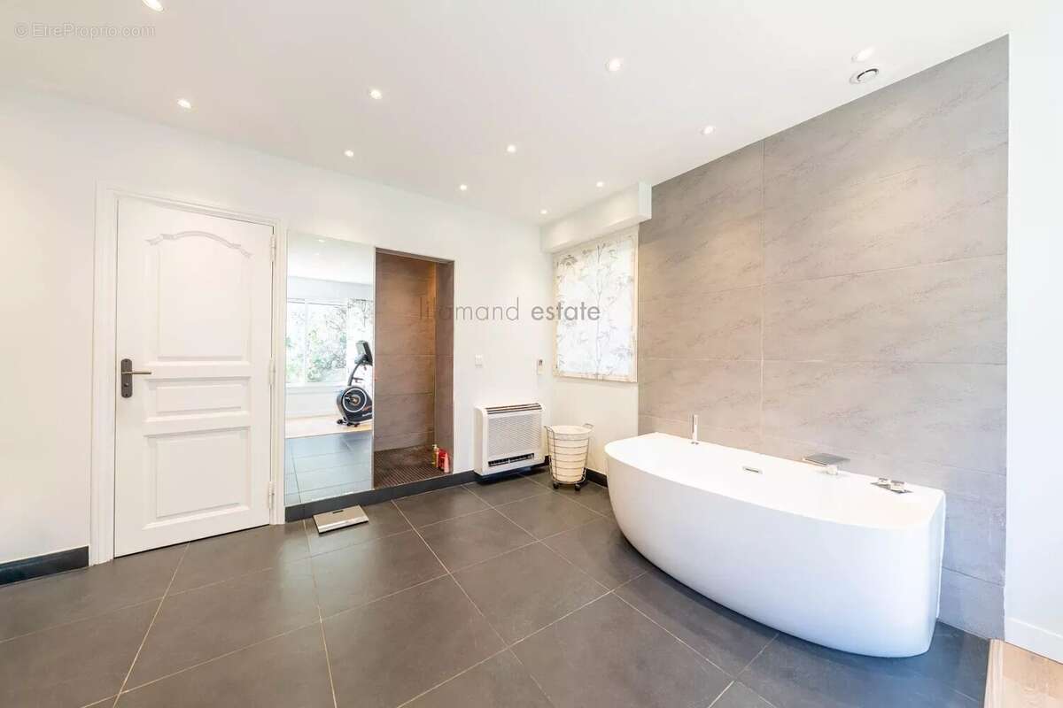 Maison à MOUGINS