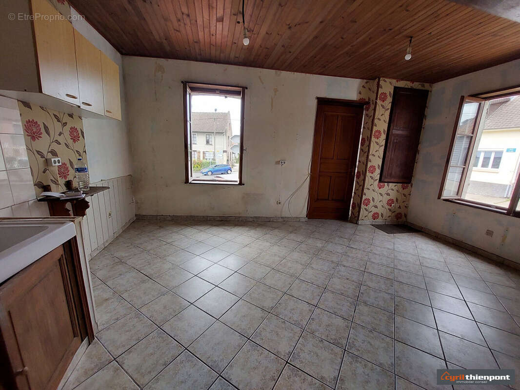 Appt 1 : cuisine / séjour - Appartement à CRECY-EN-PONTHIEU