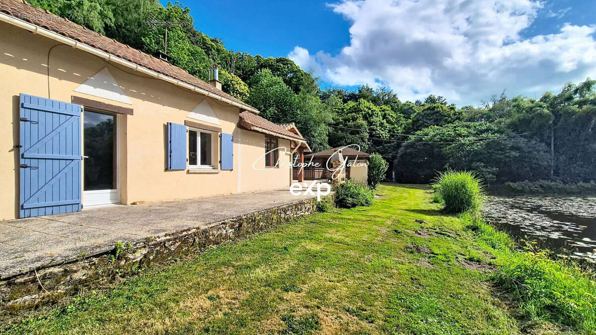 Maison à ROUSSAC