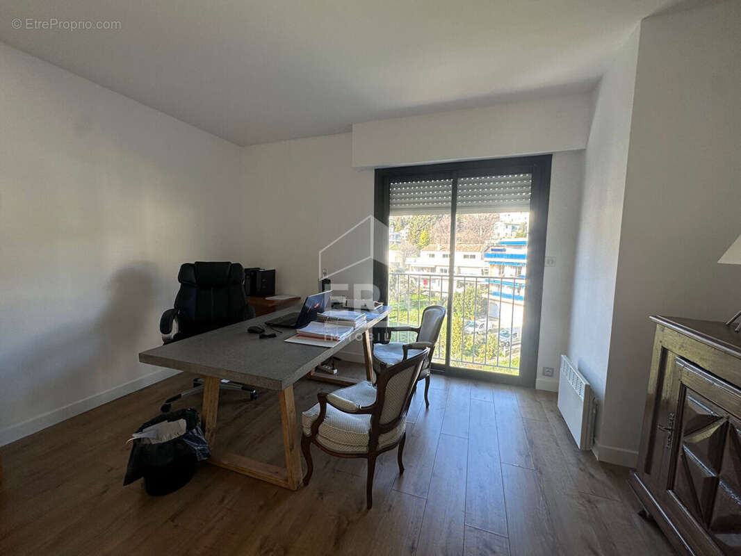 Appartement à VENCE