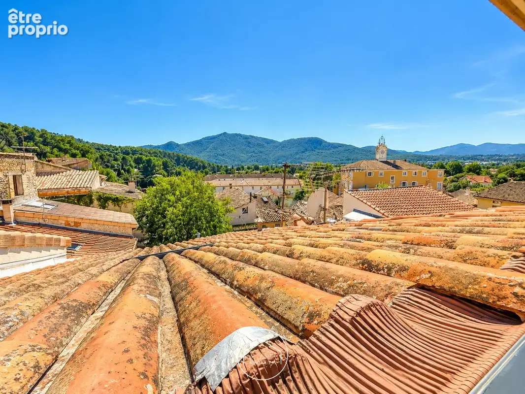 GÉMENOS au cœur du village   Charmant triplex 4 pièces de 91.56 m2. - photo 9