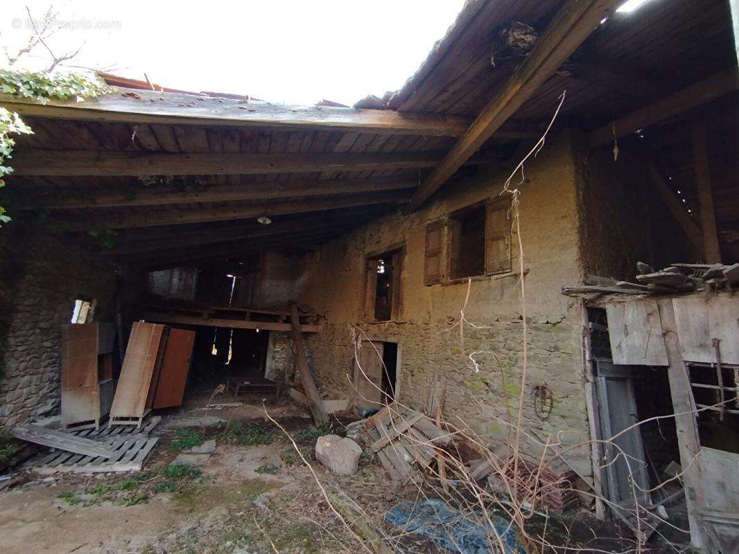 Maison à DORE-L&#039;EGLISE