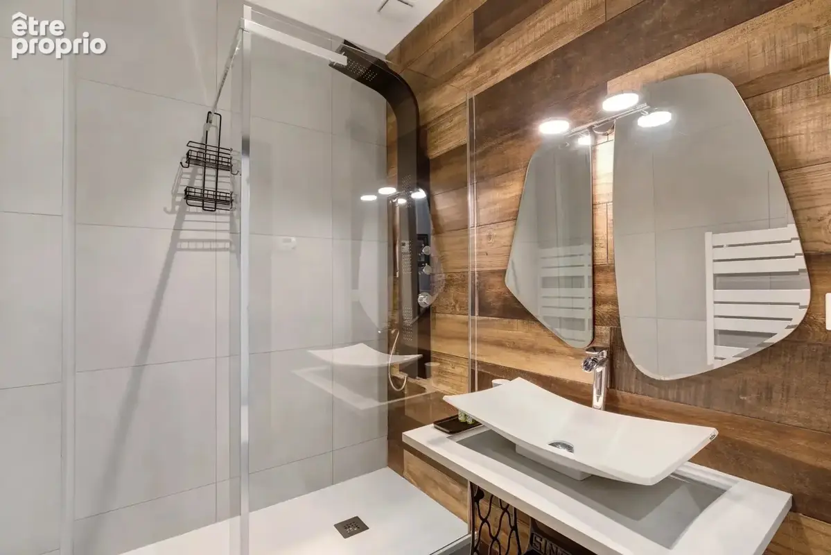 CANNES République - Appartement 3 pièces rénové - photo 9