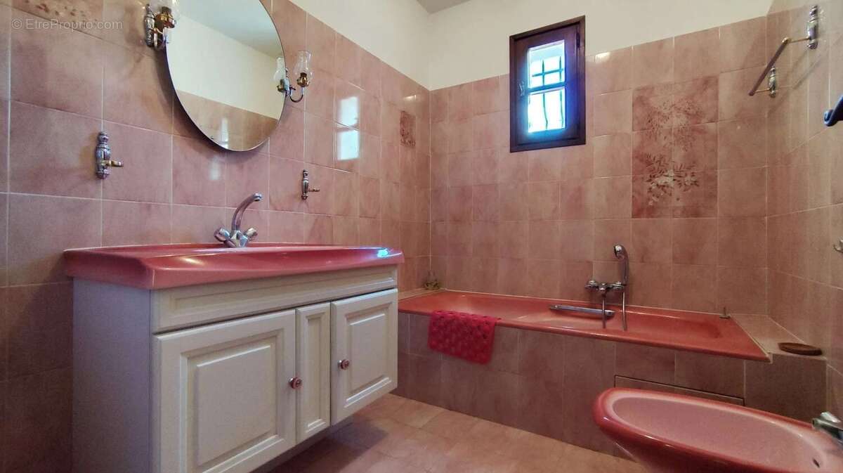 Maison 157 m² - Ascenseur - Garage - Terrain 930 m² - photo 22