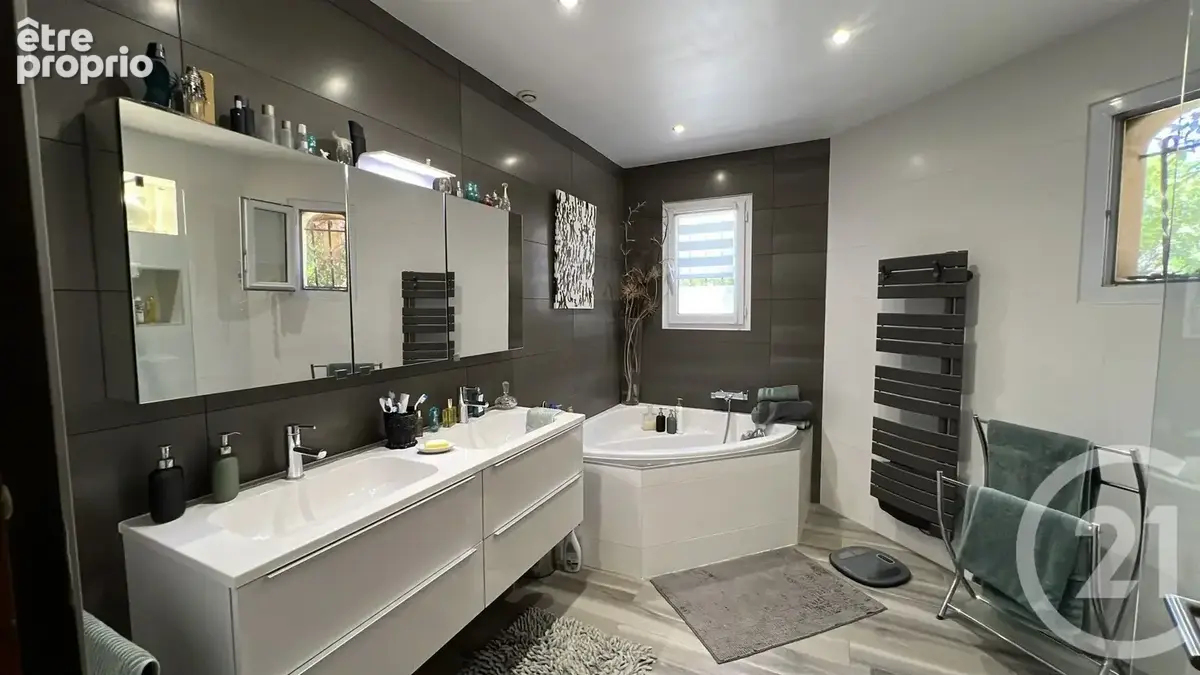 Maison 131 m² à Castillon-Du-Gard  - photo 13