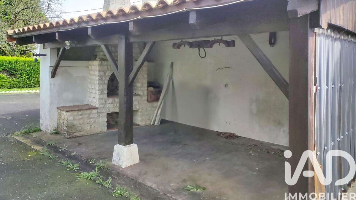 Maison 170 m² à Thaire  - photo 3