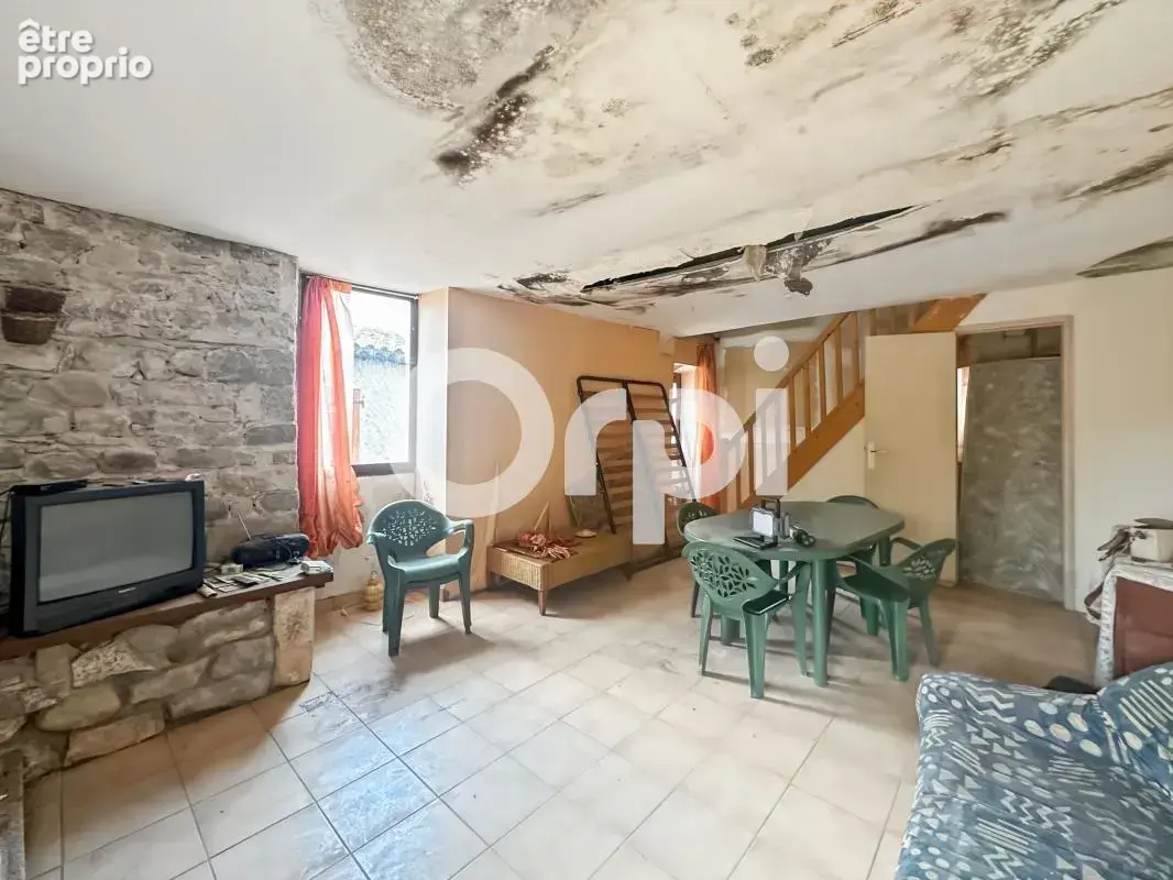 Maison de village à rénover entièrement - photo 9