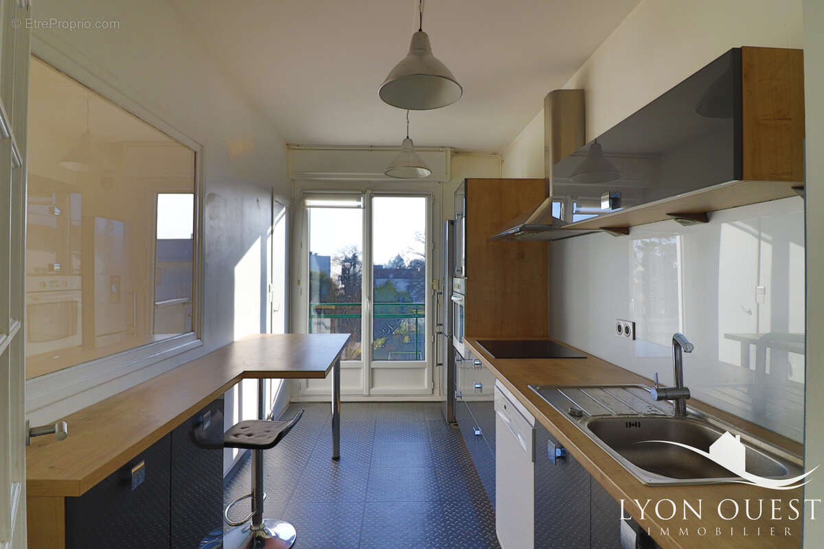 Appartement à CHARBONNIERES-LES-BAINS