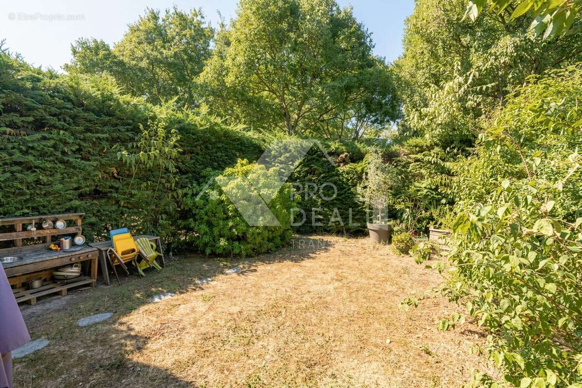 Appartement 77 m² à Bron  - photo 6
