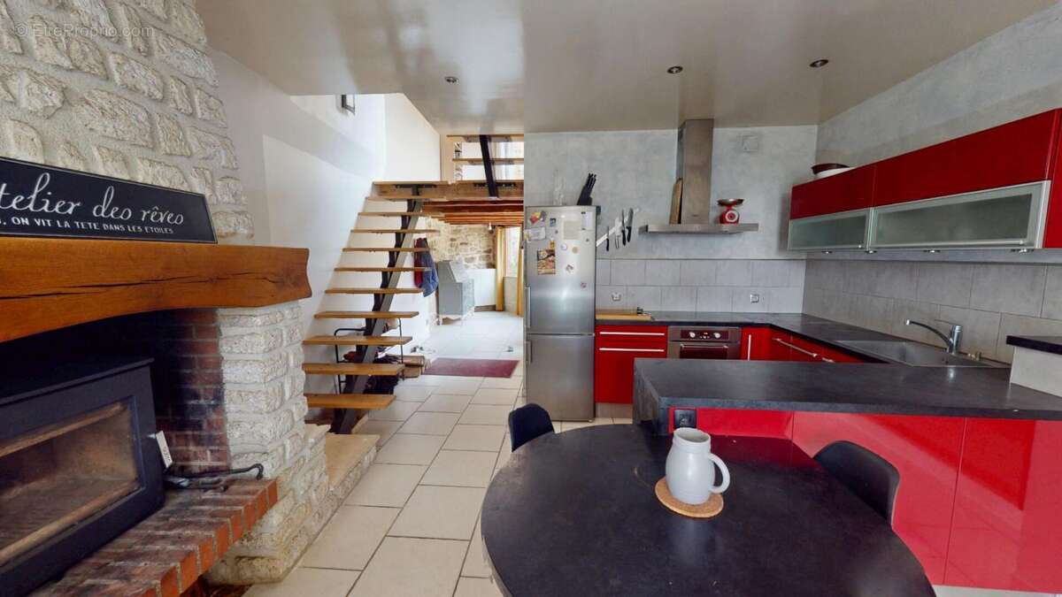 Bâtisse atypique 190 m2 prix 280 000 - photo 4