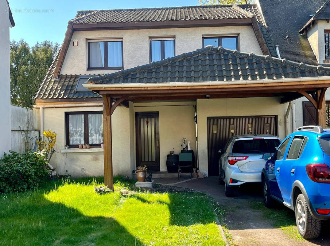 Maison à VAUJOURS