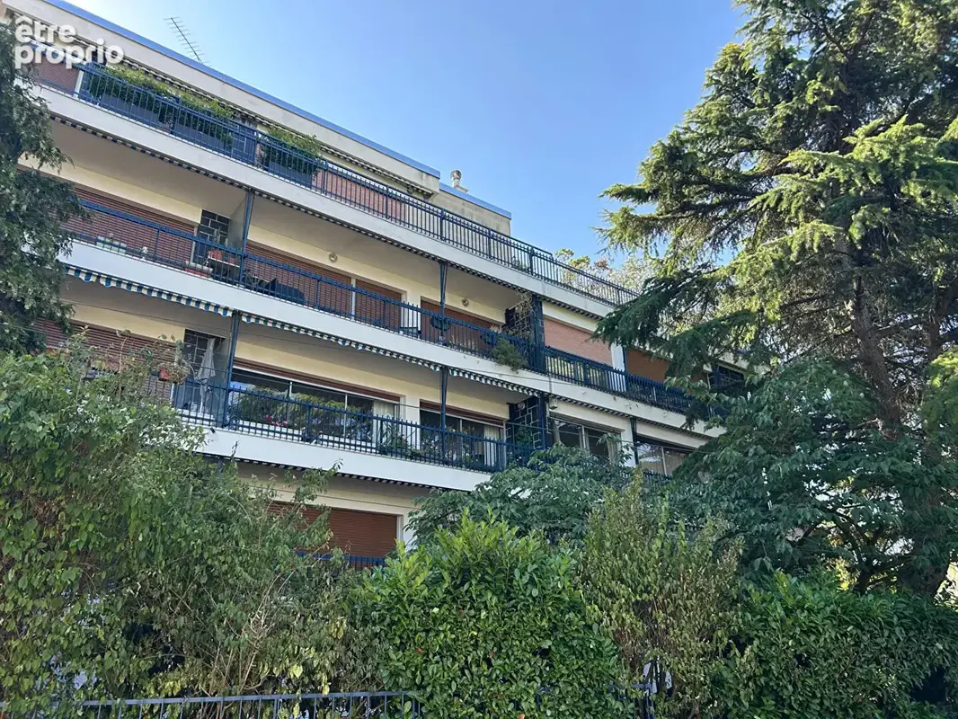 Photo Autres à L'hay-Les-Roses au prix de 98 000€