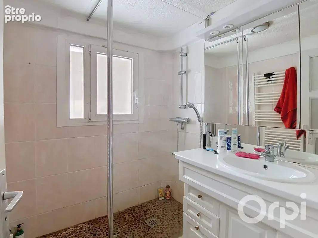 Ollioules (83190) Maison type 7 de 180m²  avec jardin et piscine - photo 9