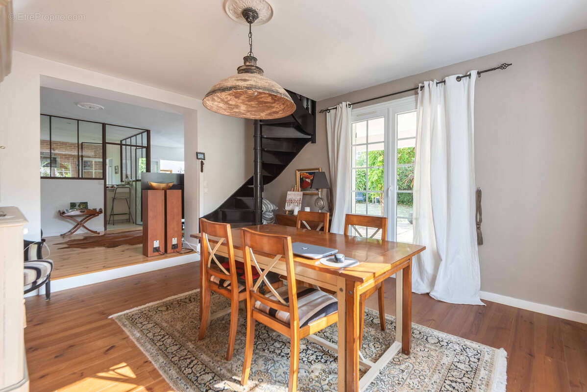 Maison contemporaine de 194 m2 - 5 chambres - proche toutes commodites - photo 14