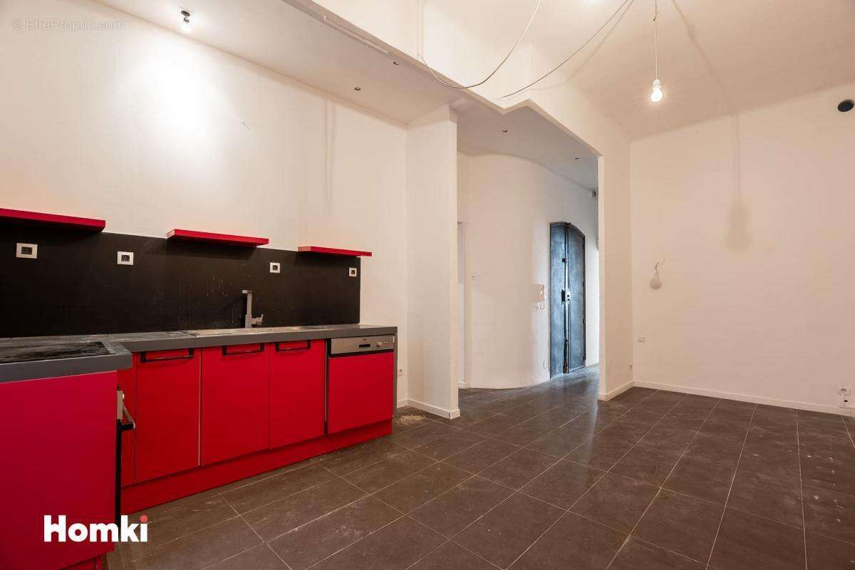 Appartement à MARSEILLE-1E