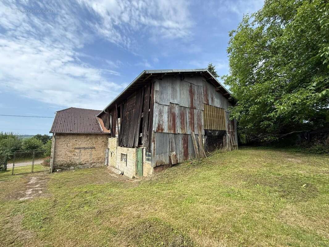 Grande ferme villageoise double indépendante à rénover – deux maisons, nombreuses dépendances, presque 1 hectare - photo 38