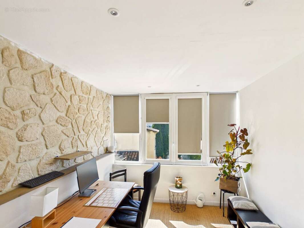 Maison à POURRIERES