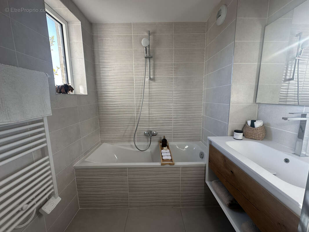 Appartement à SAINT-LAURENT-DU-VAR
