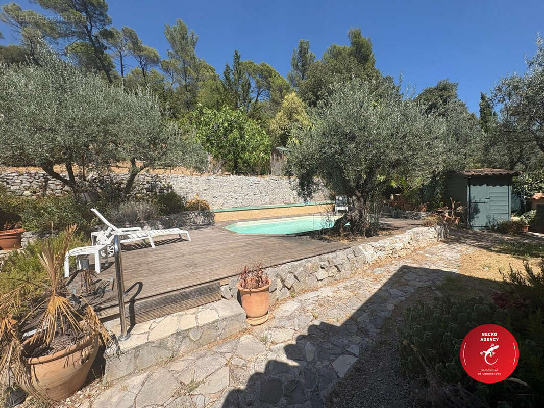 Maison 81 m² à Figanieres  - photo 2