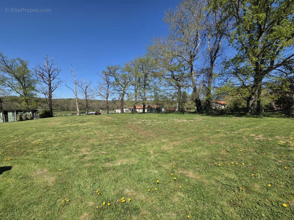 Maison à ORADOUR-SUR-GLANE