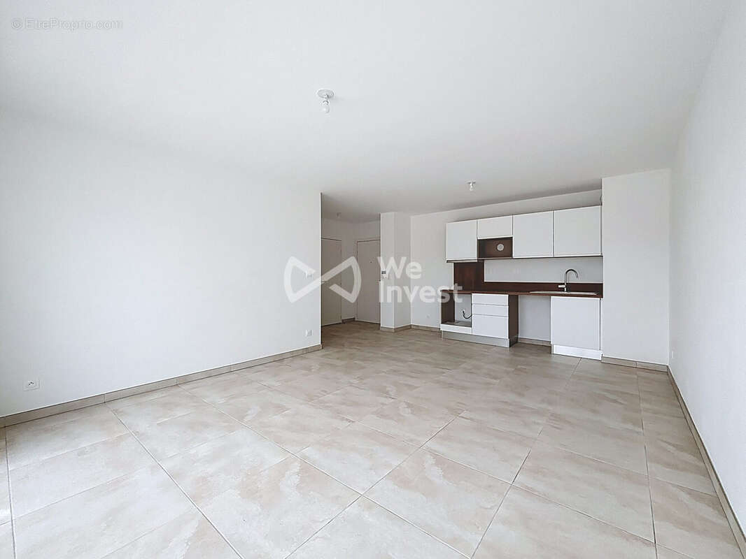 Appartement à VIC-LA-GARDIOLE