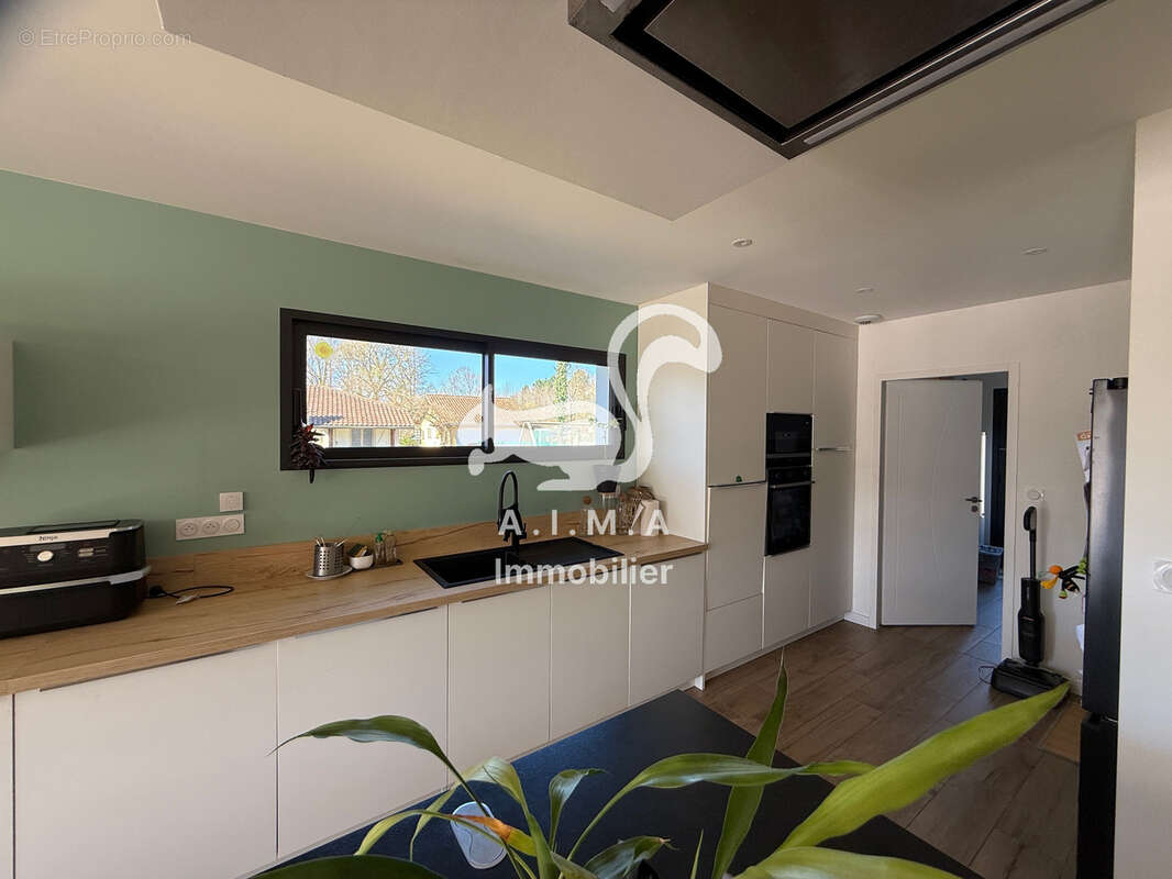 Mios, contemporaine récente avec de belles prestations - photo 3