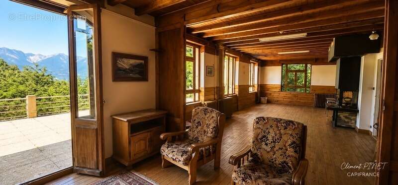 Propriété de 828m² sur 9045m² de terrain - Chorges - photo 7