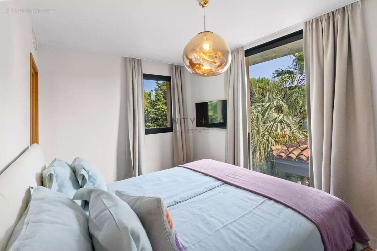 À quelques pas des plages de Pampelonne : villa contemporaine au cœur de Ramatuelle - photo 16