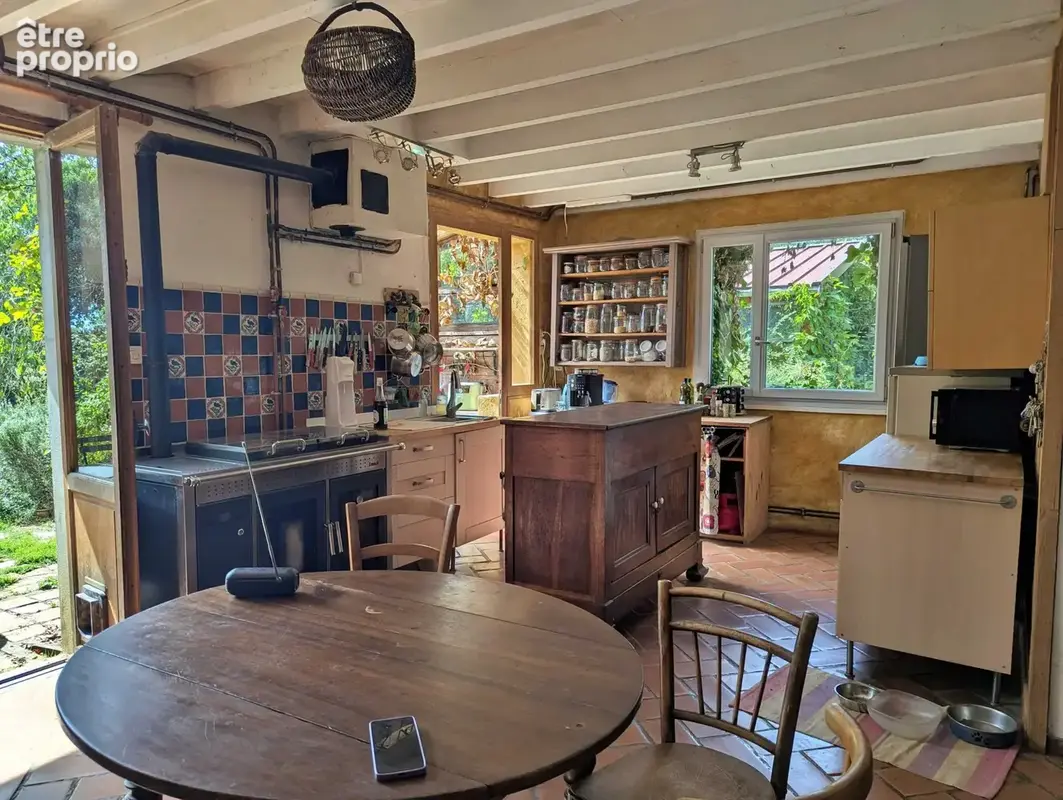 séjour cuisine avec chaudière granulés Sud Auxerre
