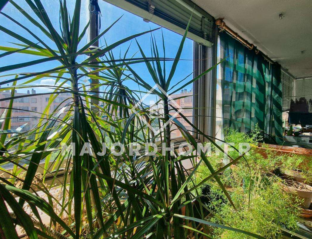 Appartement à MARSEILLE-9E