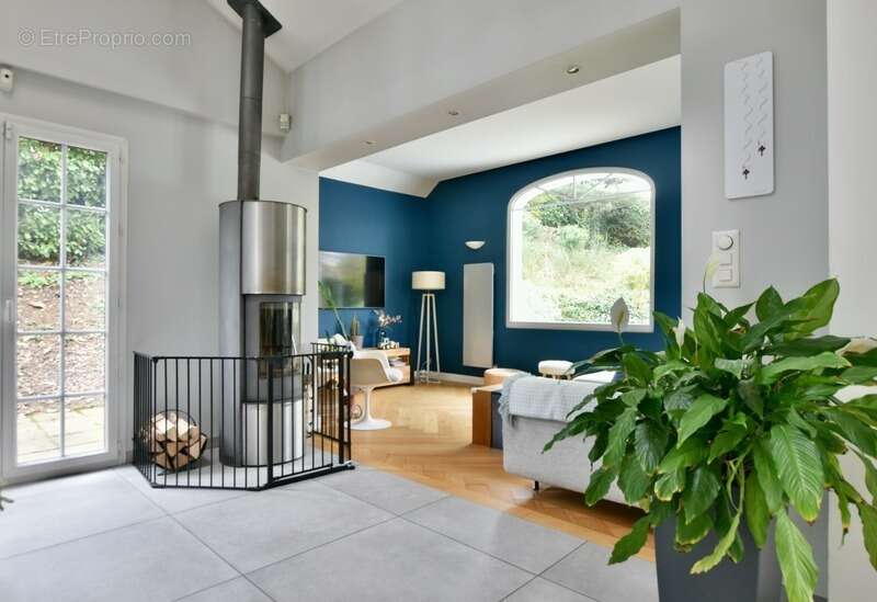 Maison à PERS-JUSSY