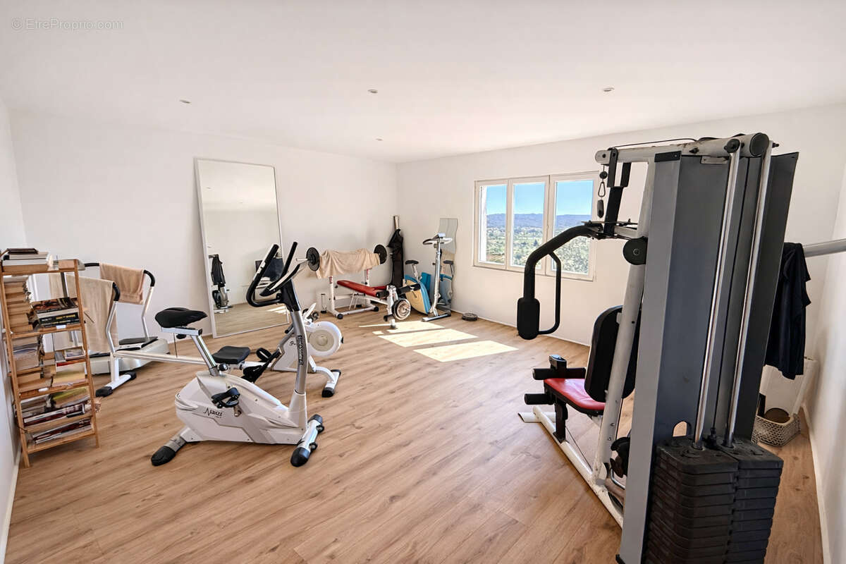 Maison à SOLLIES-VILLE