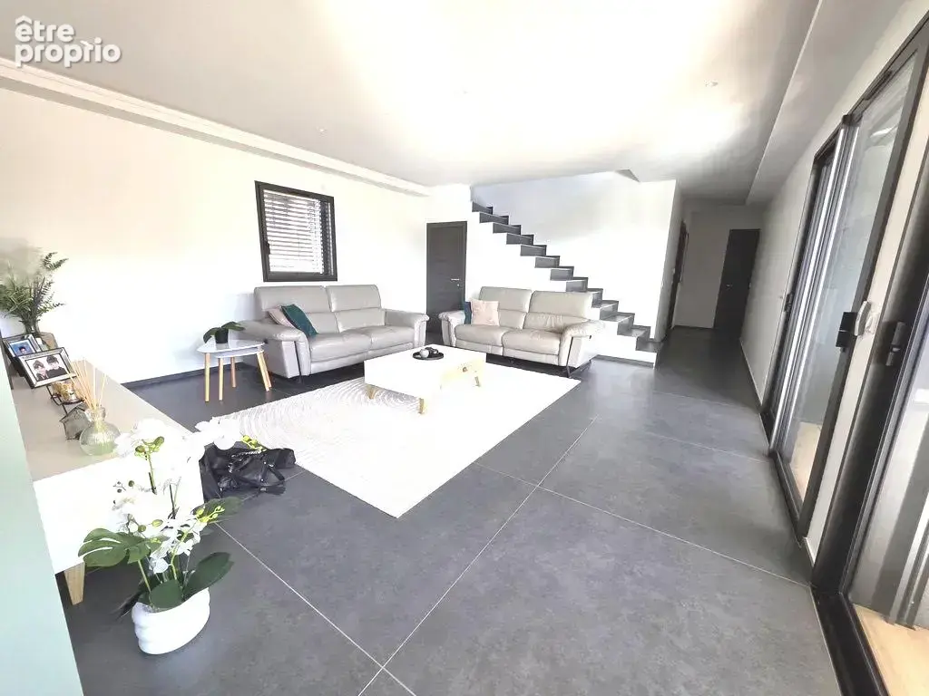 Maison 159 m² à Saint-Alban-Leysse  - photo 8