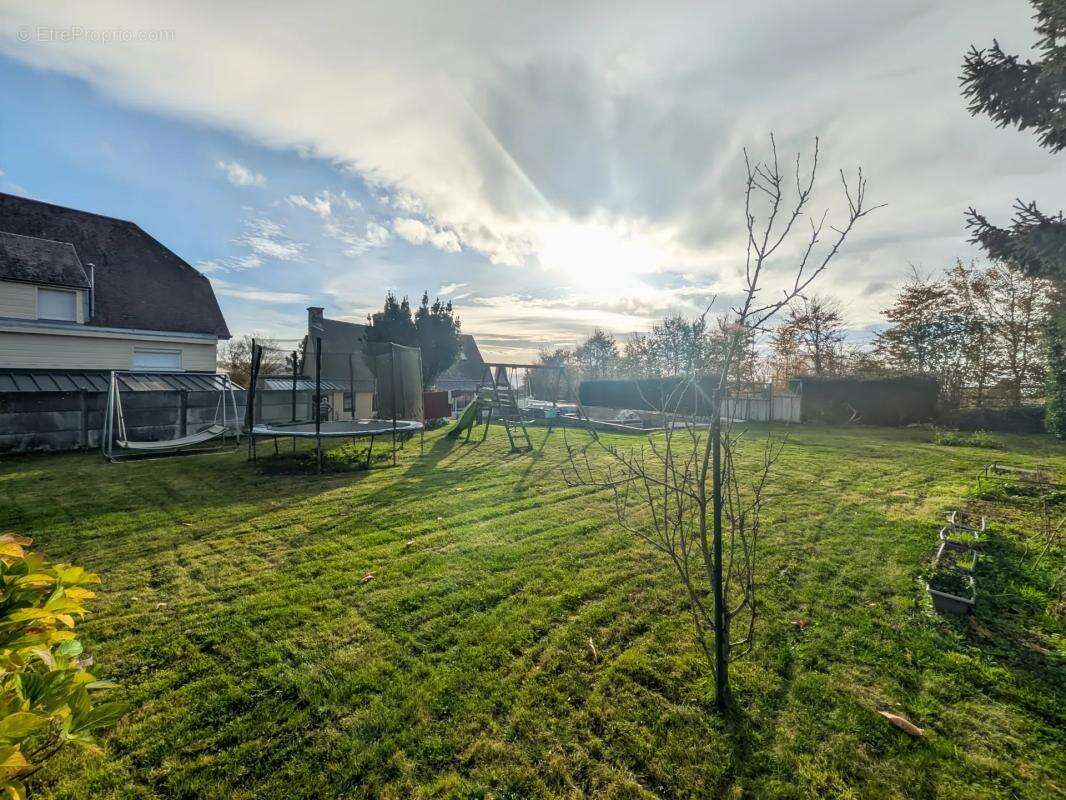 Maison à PERRIERS-EN-BEAUFICEL