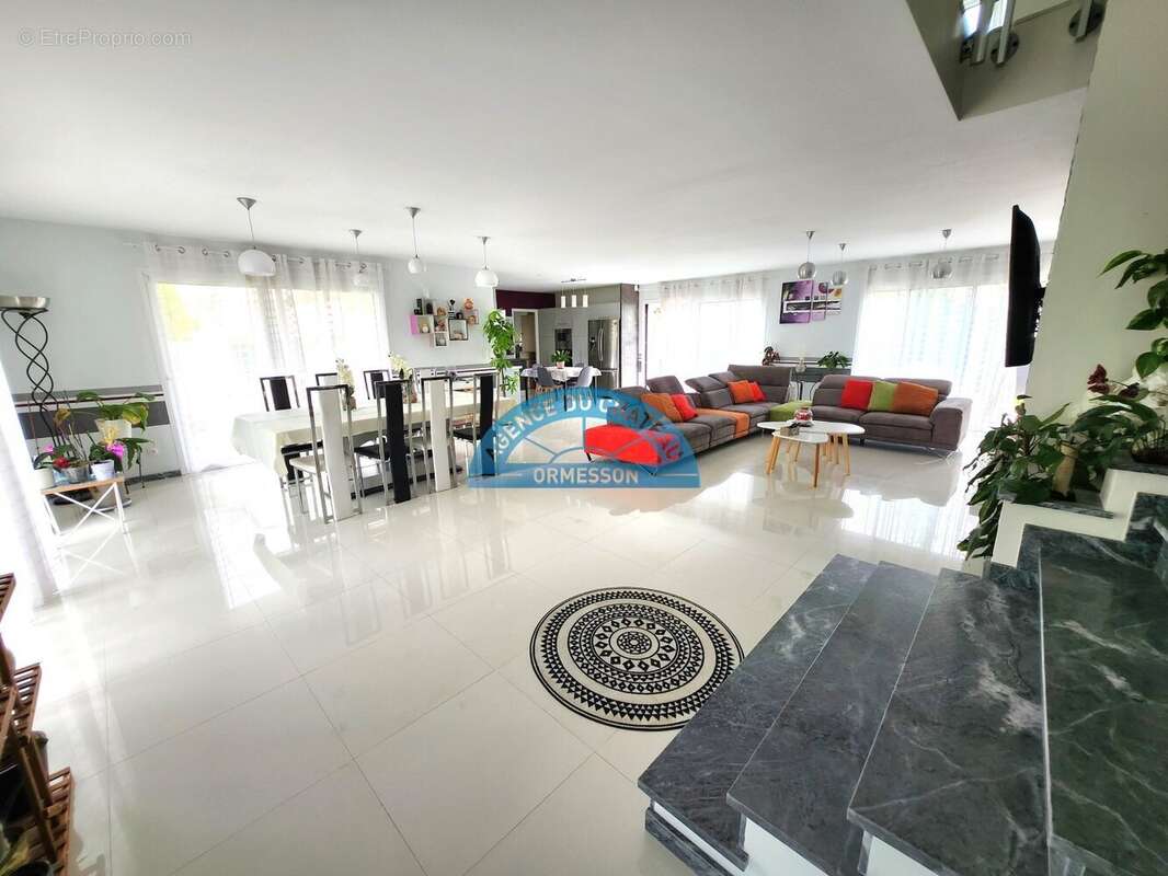 Maison à LE PLESSIS-TREVISE