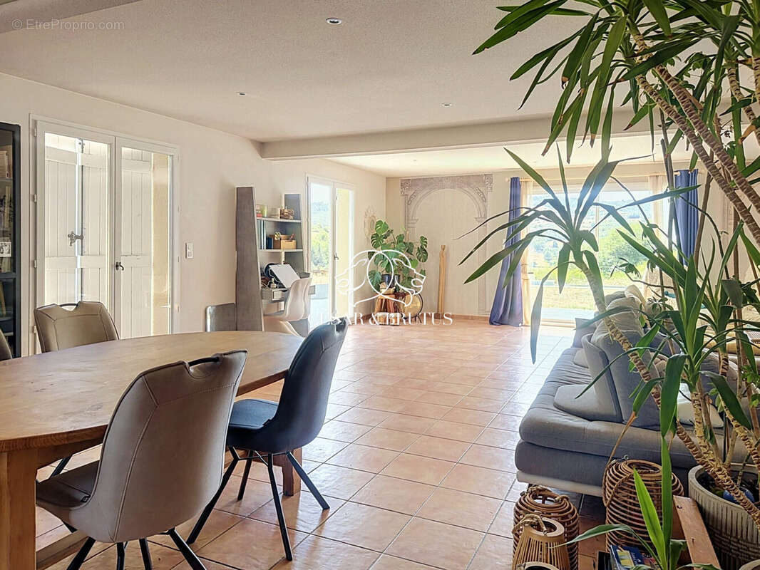 Maison 5 pièces 190 m² à vendre à Cordelle (42123) - photo 8