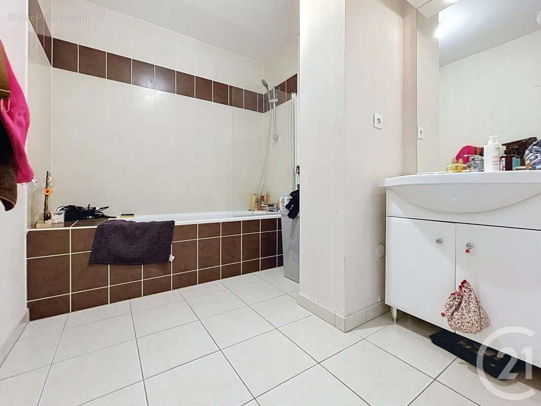 Appartement 52 m² à Golbey  - photo 5