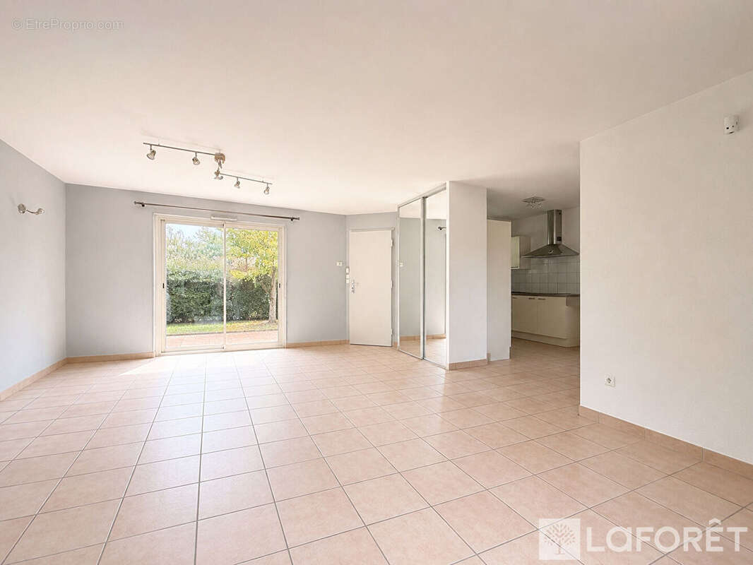 Pavillon 95m² avec Garage et Piscine - photo 6