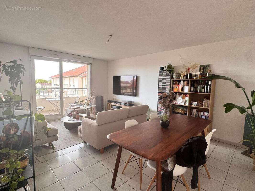   - Appartement à LYON-7E