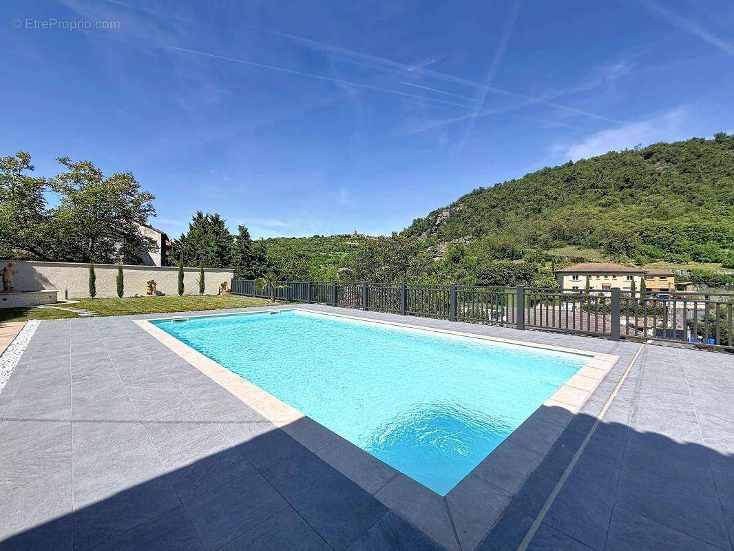 Maison à GENILAC