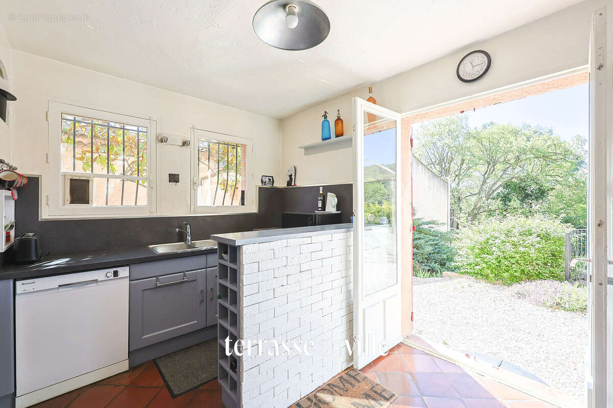 Eguilles - maisons 220m2 - terrain 3300m2 - piscine - garage - 1 200 000€ - photo 9