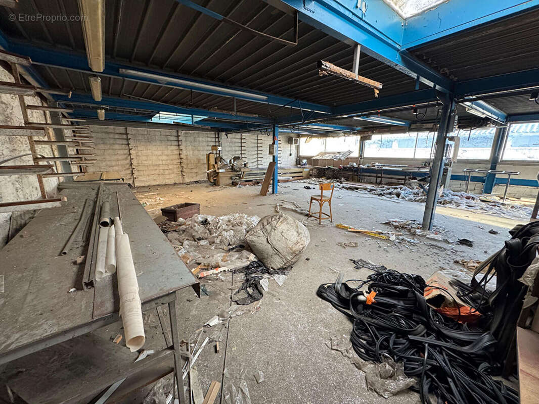 Commerce à ROMAINVILLE