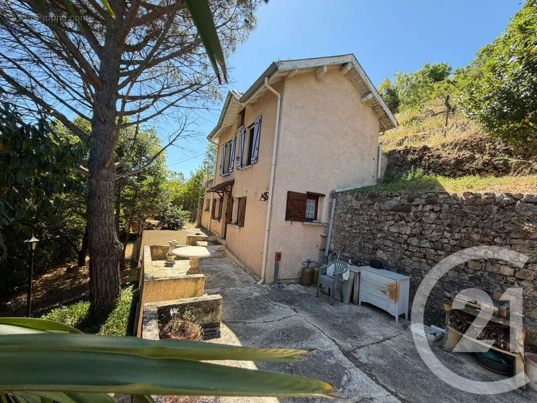 Maison 40 m² à Satillieu  - photo 11