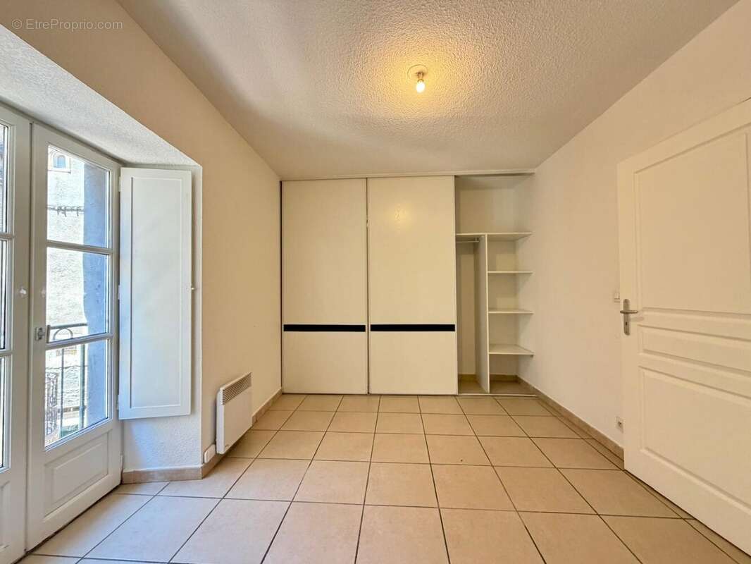 Agde centre-ville  appartement t3 de 60,66 m² avec ascenseur - photo 5