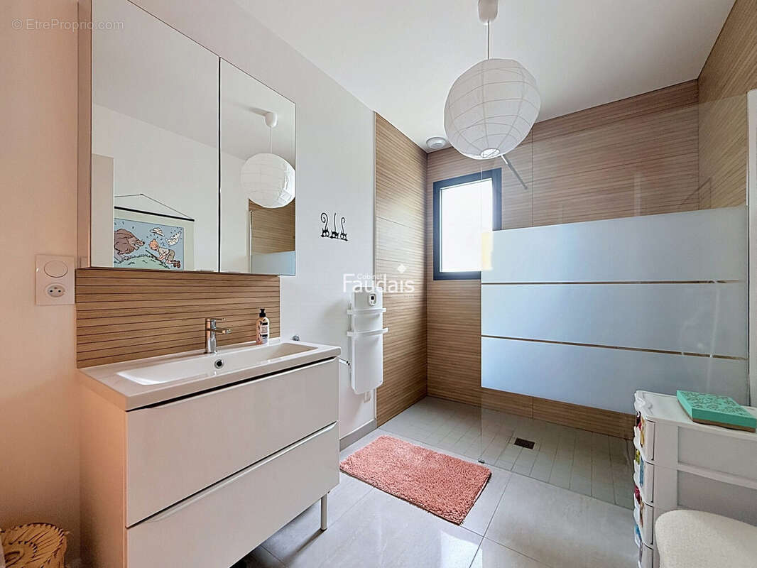 Maison 70 m² à Saint-Lo  - photo 8