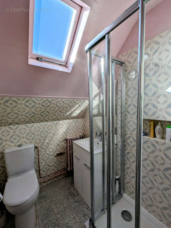 Maison à LA QUEUE-LES-YVELINES