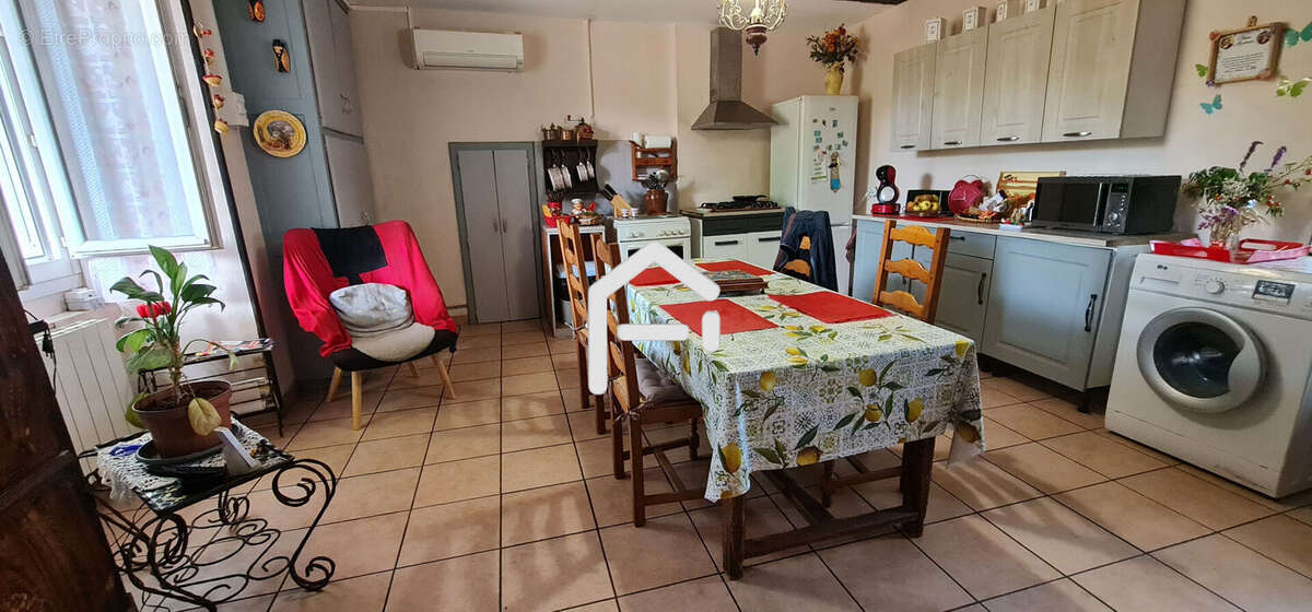 Maison à OBJAT
