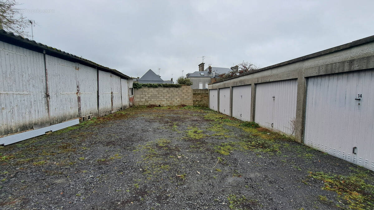 Parking à LA FERTE-MACE