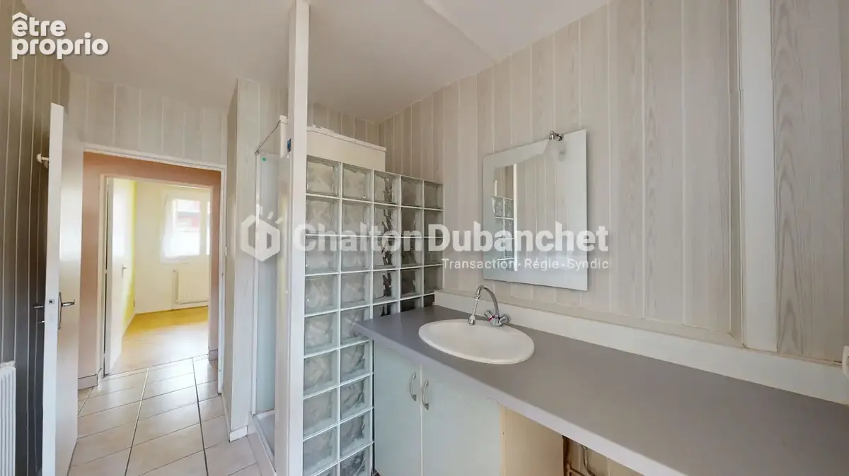 Roanne centre-ville -  appartement 74 m²  - 2 chambres - garage - photo 6